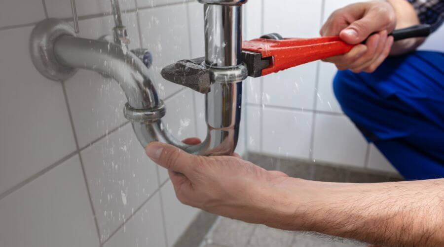 Expert burst pipe repair services in Intercession City, FL